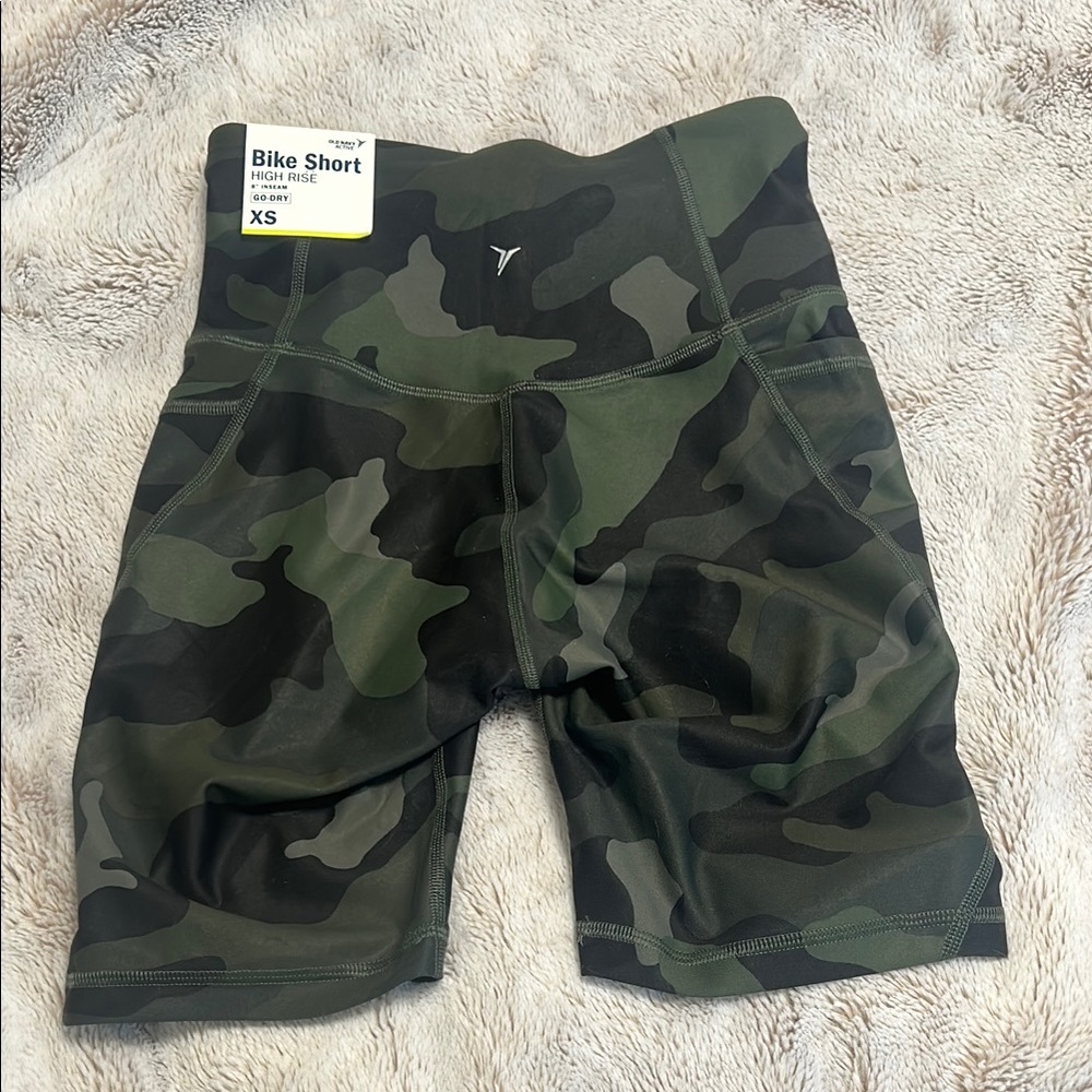 NWT Old Navy Camouflage Bike Shorts